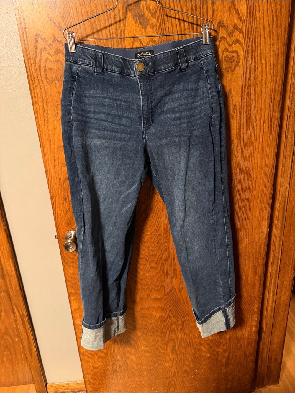 Cropped Dark Blue Women's Jeans with Cuffed Hem